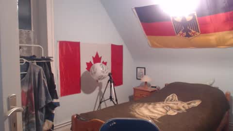 Snapshot of andre124231 chatting on 10-30-25, 06:41 Andre online show from 10-30-25, 06:41