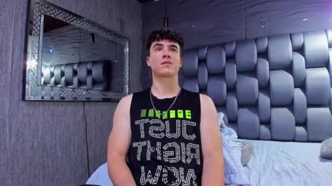 Snapshot of andre_parker chatting on 01-22-25, 01:42 Andre Parker online show from 01-22-25, 01:42