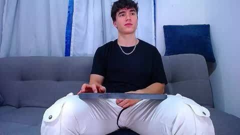 Snapshot of andre_parker chatting on 09-13-25, 11:26 Andre Parker online show from 09-13-25, 11:26