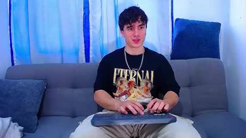 Snapshot of andre_parker chatting on 09-19-25, 08:20 Andre Parker online show from 09-19-25, 08:20