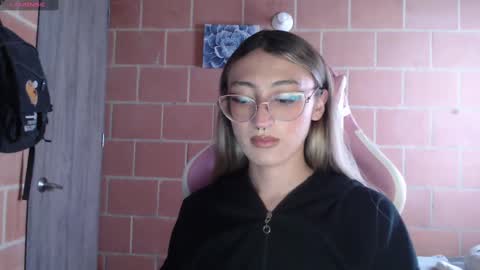 Andrea  online show from 09-30-25, 02:11