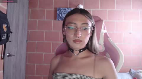 Andrea  online show from 10-01-25, 03:40