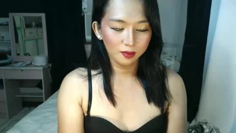 yanie online show from 11-18-25, 11:26