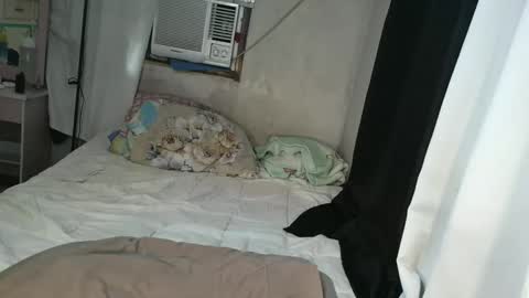 yanie online show from 11-28-25, 07:11