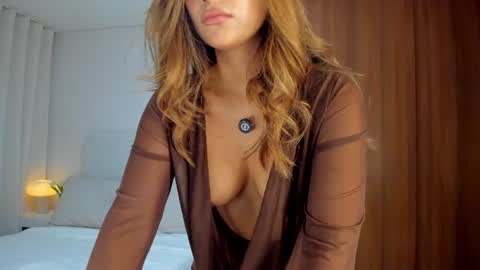 Snapshot of andrea_martini_ chatting on 06-22-26, 03:25 andrea online show from 06-22-26, 03:25