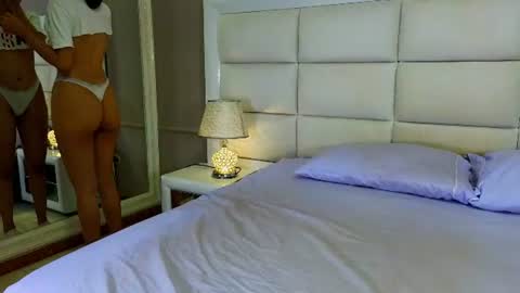 andrea milla online show from 07-30-26, 01:43