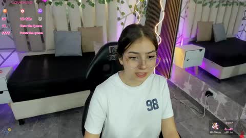 Snapshot of andrea_tay1 chatting on 06-02-26, 07:27 andrea_tay1 online show from 06-02-26, 07:27