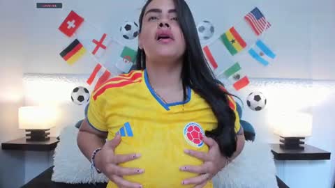 andreahgil online show from 06-17-26, 03:24