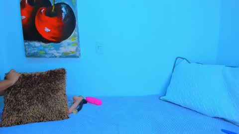 Snapshot of andreamodel chatting on 02-16-25, 09:37 andrea online show from 02-16-25, 09:37