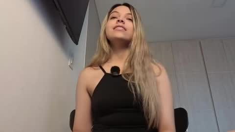 Snapshot of andreau_19 chatting on 02-09-26, 01:26 andreau 19 online show from 02-09-26, 01:26