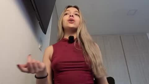 Snapshot of andreau_19 chatting on 02-21-26, 01:34 andreau 19 online show from 02-21-26, 01:34