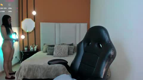 Snapshot of andreaxhange chatting on 06-06-26, 08:35 Alexa online show from 06-06-26, 08:35