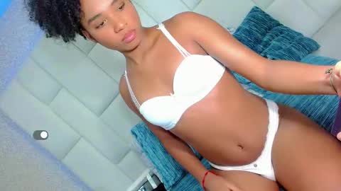 Snapshot of andreayano chatting on 09-10-25, 11:27 andreayano online show from 09-10-25, 11:27