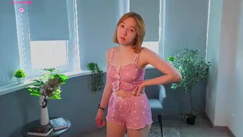 Snapshot of andrelonghini chatting on 06-12-26, 01:04 Lina online show from 06-12-26, 01:04