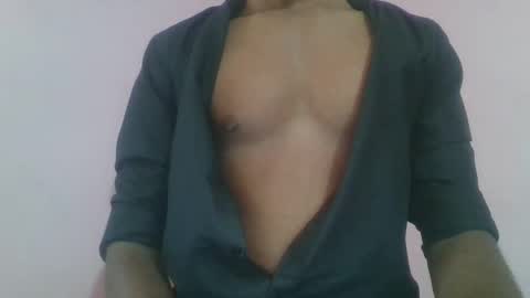Snapshot of andres01_ chatting on 03-20-26, 12:21 andres01_ online show from 03-20-26, 12:21