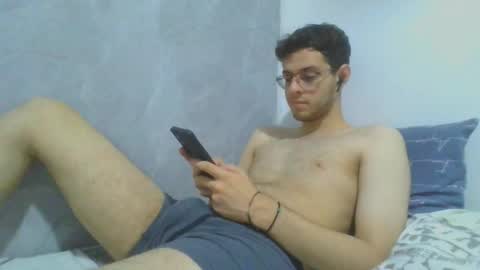 andres129494 online show from 12-19-25, 03:13