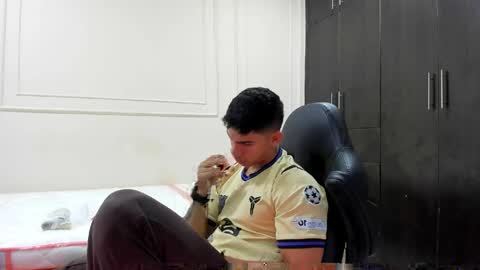 andres_stud online show from 04-18-26, 04:27