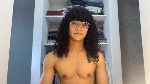 Snapshot of andres_troya chatting on 12-20-25, 01:56 andres online show from 12-20-25, 01:56