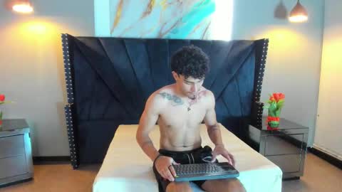 Snapshot of andres_vnk chatting on 10-27-25, 07:18 Andres online show from 10-27-25, 07:18