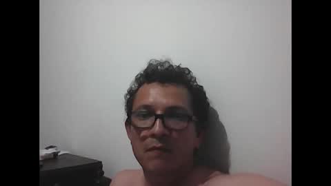 Snapshot of andresfloga chatting on 09-10-25, 04:01 andresfloga online show from 09-10-25, 04:01