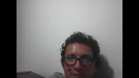 Snapshot of andresfloga chatting on 10-14-25, 02:34 andresfloga online show from 10-14-25, 02:34