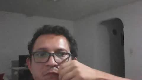 Snapshot of andresfloga chatting on 06-15-26, 04:04 andresfloga online show from 06-15-26, 04:04