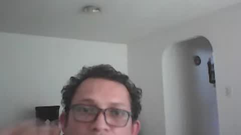 Snapshot of andresfloga chatting on 06-15-26, 07:05 andresfloga online show from 06-15-26, 07:05