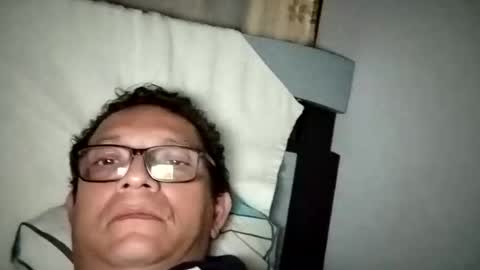 Snapshot of andresfloga chatting on 06-17-26, 05:10 andresfloga online show from 06-17-26, 05:10