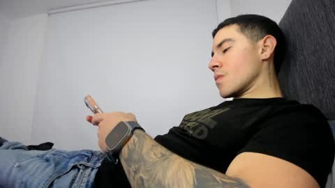 Snapshot of andresjuan92 chatting on 05-22-26, 01:46 onlyfanscallmegotter online show from 05-22-26, 01:46