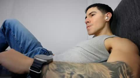 Snapshot of andresjuan92 chatting on 06-05-26, 01:34 onlyfanscallmegotter online show from 06-05-26, 01:34
