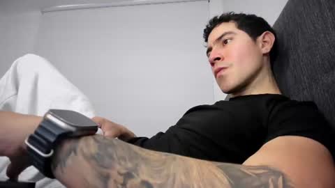 Snapshot of andresjuan92 chatting on 07-13-26, 10:01 onlyfanscallmegotter online show from 07-13-26, 10:01