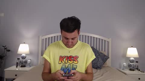 Snapshot of andrew2305 chatting on 09-13-25, 09:09 Justin Andrew online show from 09-13-25, 09:09