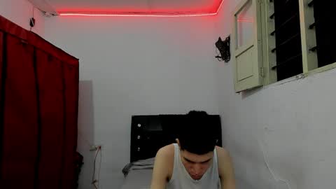 andrew_2811 online show from 04-09-26, 07:14