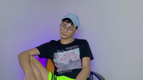 Snapshot of andrew_dann chatting on 11-28-25, 04:04 andres online show from 11-28-25, 04:04