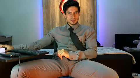 Andrew online show from 11-28-25, 03:31