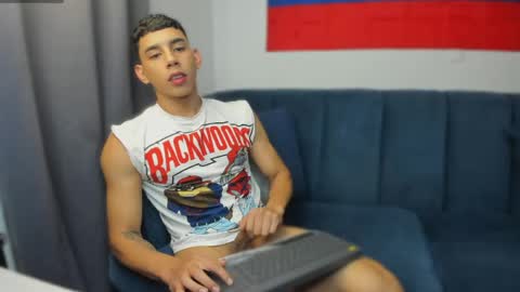 Snapshot of andrew_twink18 chatting on 04-28-26, 02:27 Andrew M. online show from 04-28-26, 02:27
