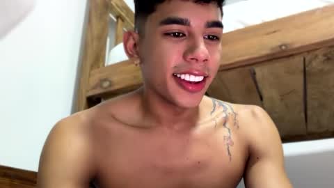 Snapshot of andrew_twink18 chatting on 05-13-26, 06:44 Andrew M. online show from 05-13-26, 06:44