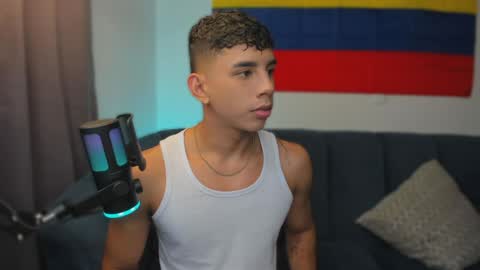 Snapshot of andrew_twink18 chatting on 05-29-26, 09:57 Andrew M. online show from 05-29-26, 09:57