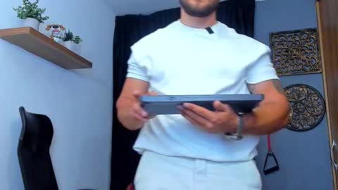 Snapshot of andrewdiaz_ chatting on 03-20-26, 05:23 Andrew Diaz online show from 03-20-26, 05:23