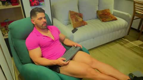 Snapshot of andrewfame chatting on 05-15-26, 01:34 Andrew online show from 05-15-26, 01:34