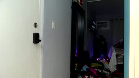 Snapshot of andrewgennie chatting on 12-08-24, 02:18 andrewgennie online show from 12-08-24, 02:18