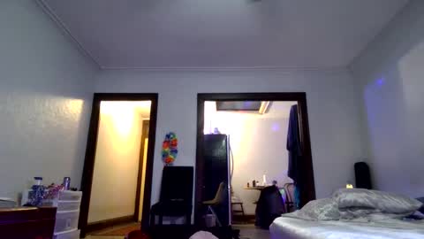 Snapshot of andrewgennie chatting on 10-16-25, 09:54 andrewgennie online show from 10-16-25, 09:54