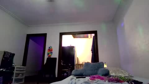 Snapshot of andrewgennie chatting on 11-01-25, 05:20 andrewgennie online show from 11-01-25, 05:20