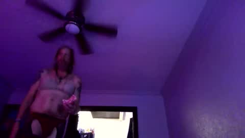 Snapshot of andrewgennie chatting on 03-08-26, 08:18 andrewgennie online show from 03-08-26, 08:18