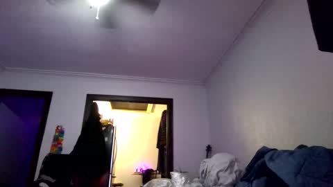Snapshot of andrewgennie chatting on 04-04-26, 02:21 andrewgennie online show from 04-04-26, 02:21