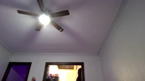 Snapshot of andrewgennie chatting on 04-20-26, 05:32 andrewgennie online show from 04-20-26, 05:32