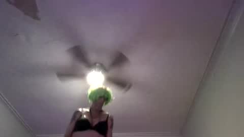 Snapshot of andrewgennie chatting on 04-21-26, 05:25 andrewgennie online show from 04-21-26, 05:25