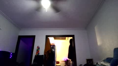 Snapshot of andrewgennie chatting on 04-30-26, 05:14 andrewgennie online show from 04-30-26, 05:14