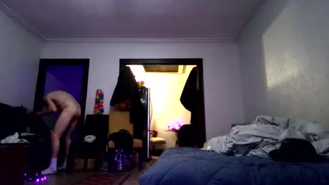 Snapshot of andrewgennie chatting on 05-12-26, 02:41 andrewgennie online show from 05-12-26, 02:41