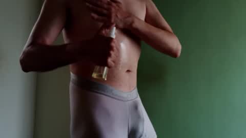 Snapshot of andrewmature chatting on 04-12-26, 06:35 andrewmature online show from 04-12-26, 06:35